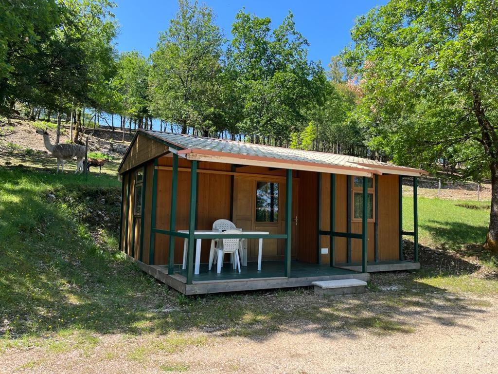 La Colline Aux Chalets, Jaccuzi, Sauna Saint-Chamarand Eksteriør bilde