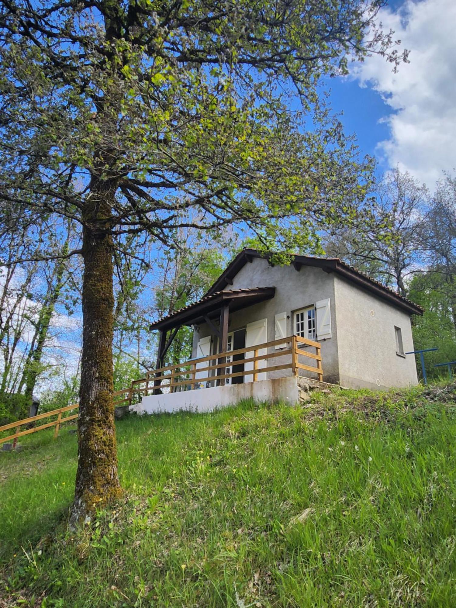 La Colline Aux Chalets, Jaccuzi, Sauna Saint-Chamarand Eksteriør bilde