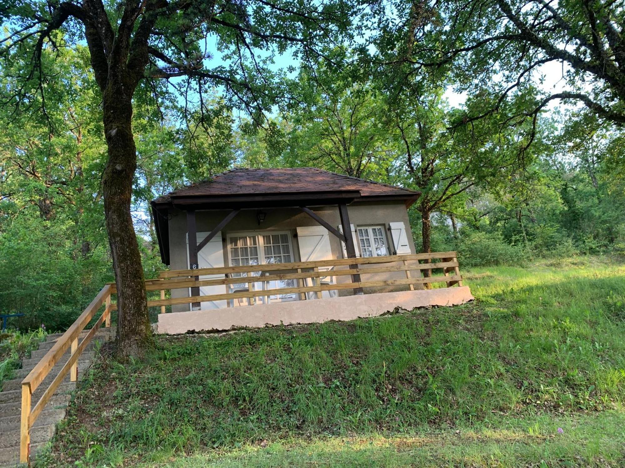 La Colline Aux Chalets, Jaccuzi, Sauna Saint-Chamarand Eksteriør bilde